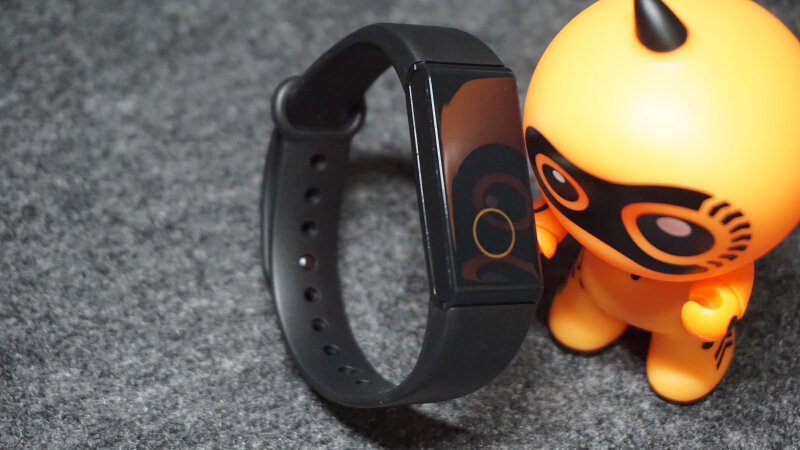 出门戴上拉卡拉,不再需要钱和卡