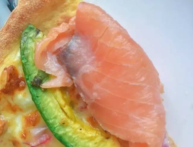 年轻人吃的美食披萨,国外最好吃的pizza