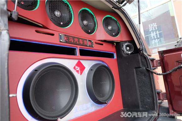 jeep牧马人秒变皮卡,吉普牧马人超级爆改越野