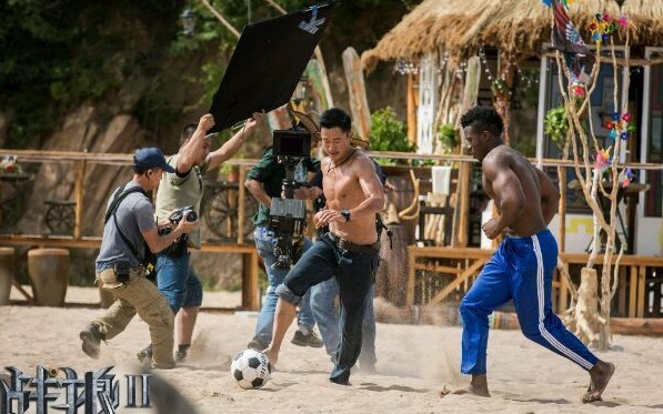 吴京导演《战狼2》让大家都以为这个场景是在非洲,其实就在国内