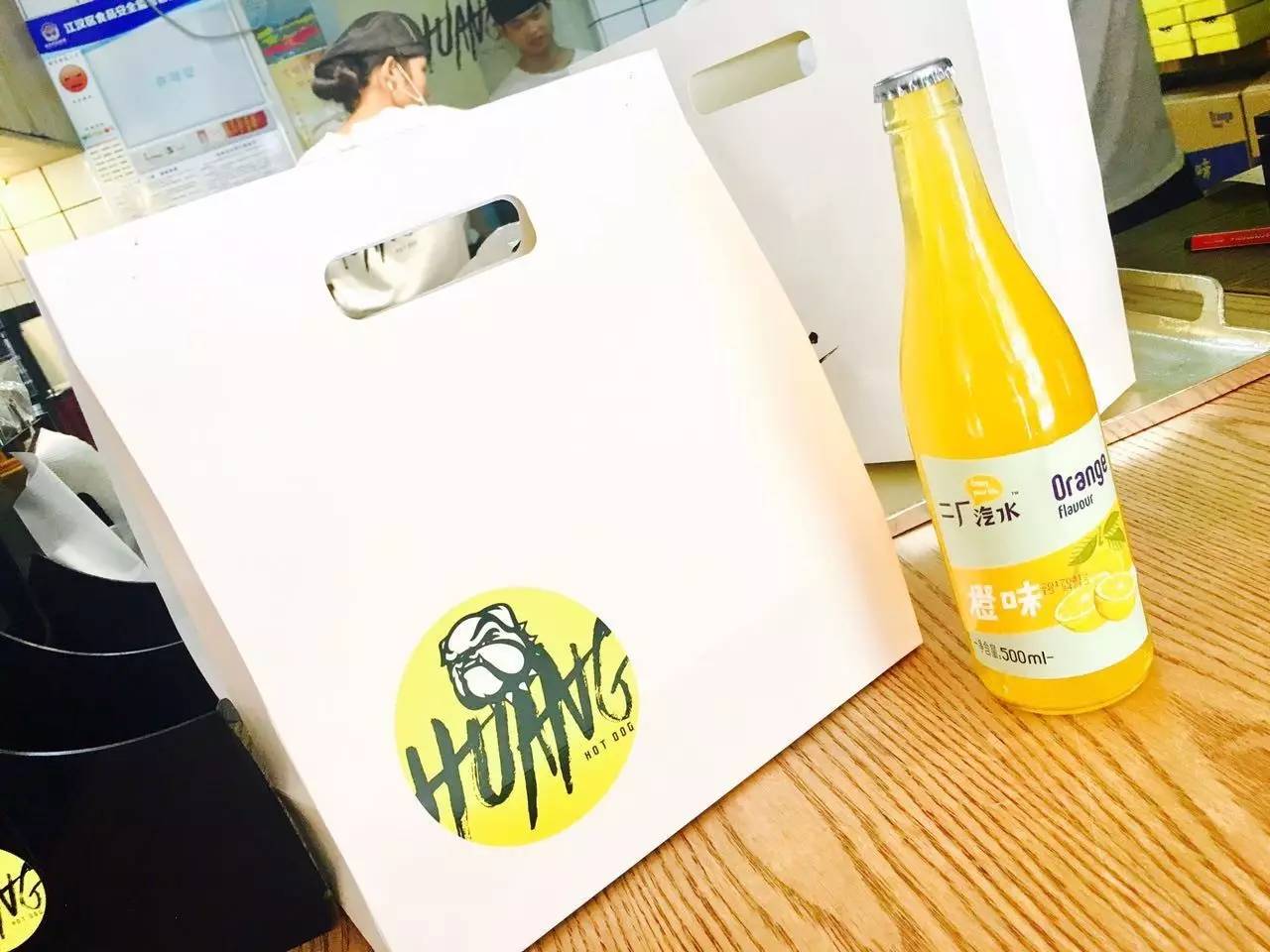 热狗来点纯正的味,超级辣的热狗