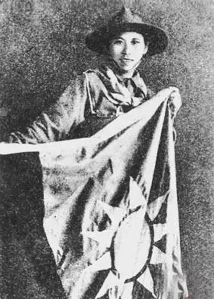 最美抗战女兵,抗战老女兵霸气眼神