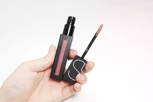 最爆的口红是哪几款,今年最火的口红是哪一款