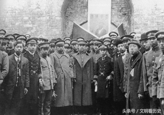 皇太后问将军:咱们的兵怎么样?将军答:不知道!之后大清亡了!