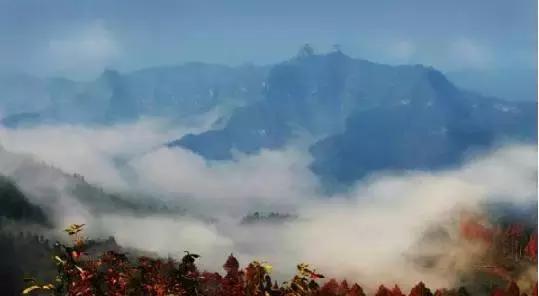 忠路老屋基,太美哒,美得登上《武陵土家》封面