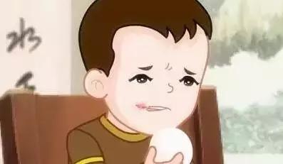 嘴唇干燥眼睛充血是什么原因,嘴唇干涩是缺少什么