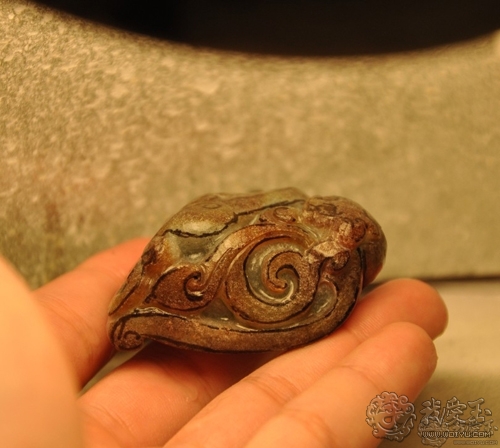 翡翠玉雕雕刻过程,用心去雕刻