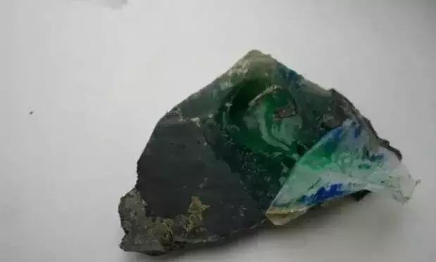 行话里说，“石头不骗人，都是人骗人？”翡翠行家都差点受骗了！