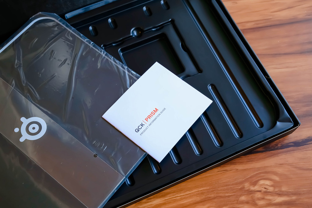 不止是炫酷光污染，赛睿QcKPrism鼠标垫个性尝鲜