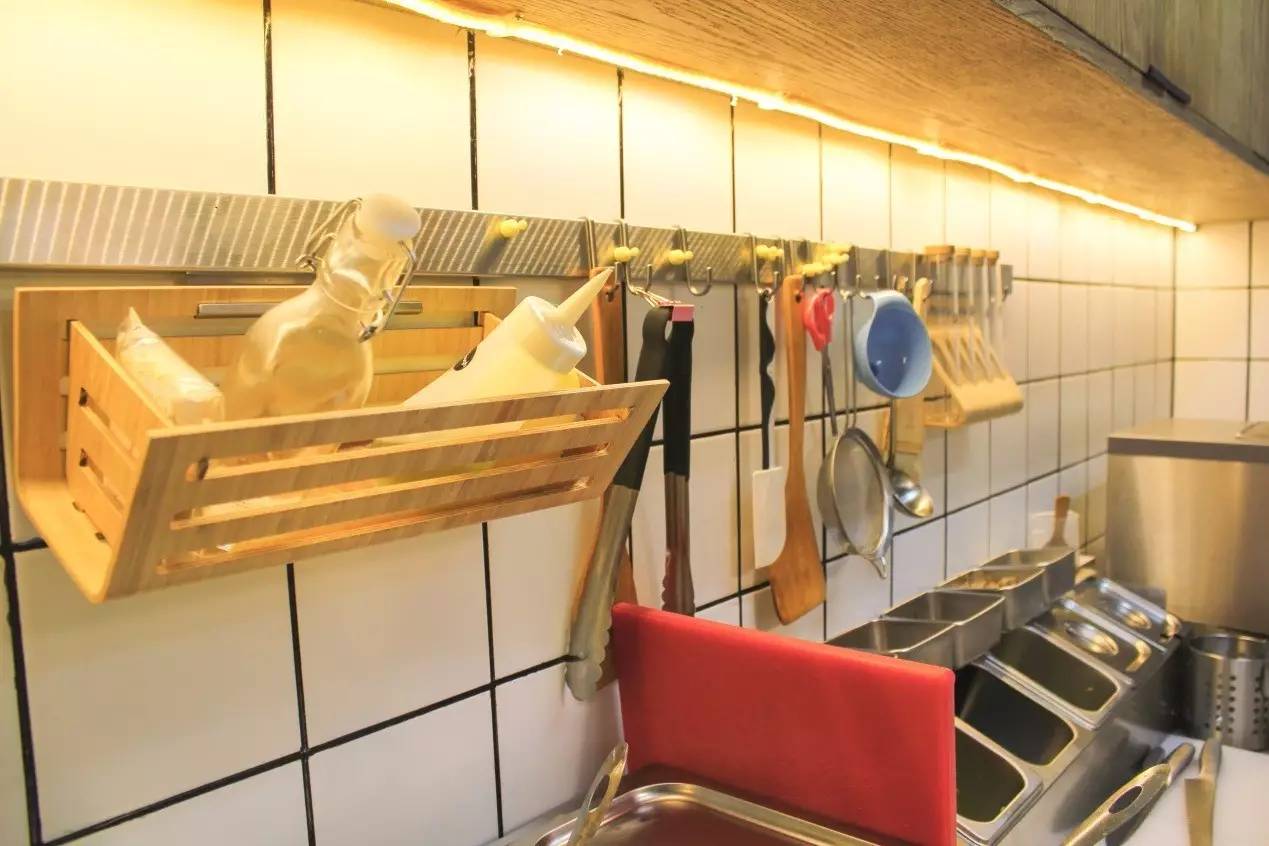 热狗来点纯正的味,超级辣的热狗