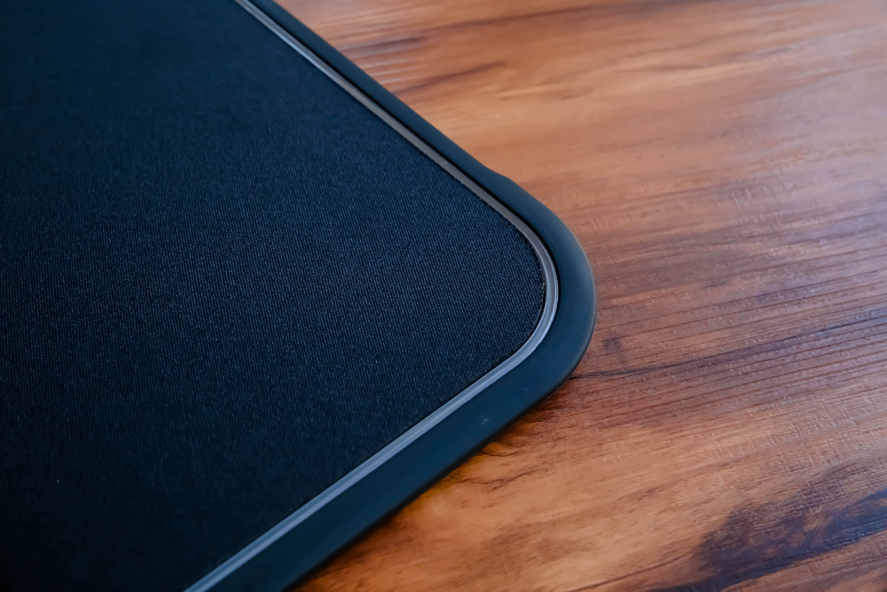 不止是炫酷光污染，赛睿QcKPrism鼠标垫个性尝鲜