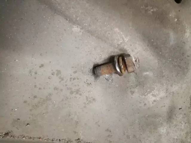 宝马z4启动时异响,宝马z4哒哒哒异响怎么解决