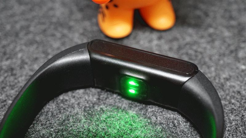 出门戴上拉卡拉,不再需要钱和卡