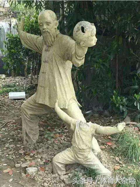 哥，你能管管嫂子吗？一点都不注意形象，太丢人了