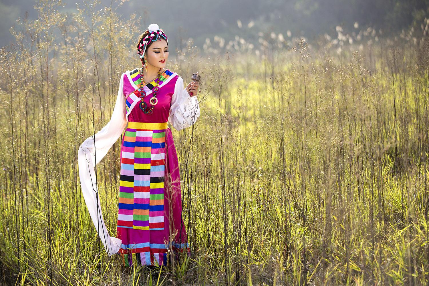 为什么藏族姑娘都那么有魅力,气质与美貌并存的藏族姑娘