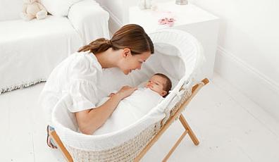 宝宝分床睡哭闹不止，妈妈该如何帮宝宝轻松渡过分床期？