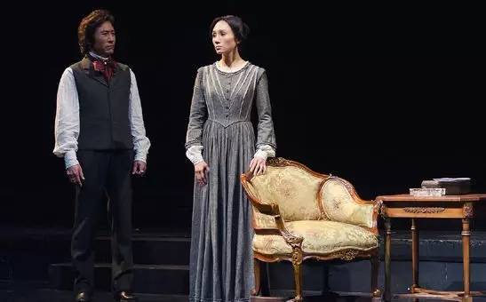 比明星厉害的是谁,比明星好看的演员