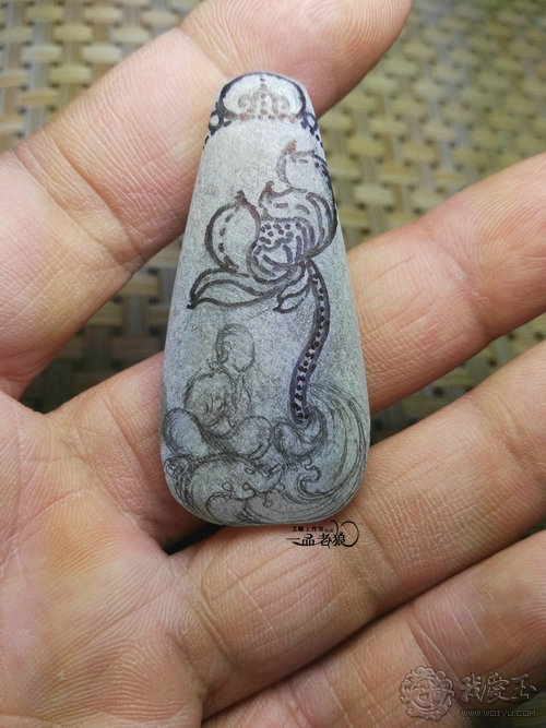 翡翠玉雕雕刻过程,用心去雕刻