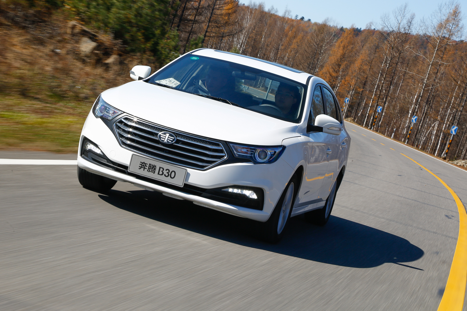 奔腾双核好还是i3好,奔腾两厢车推荐