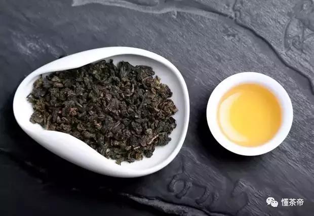 紧压茶多少度冲泡好呢,散茶和紧压茶哪个更好