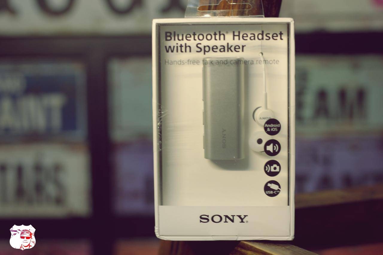 手握保温杯婴幼儿,手拿的保温杯