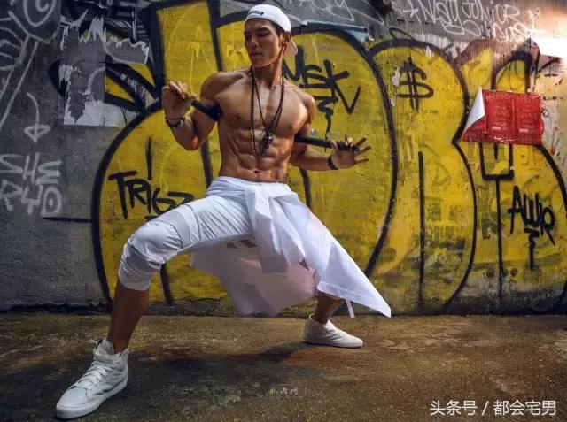 功夫小子帅气登场,功夫小子变身