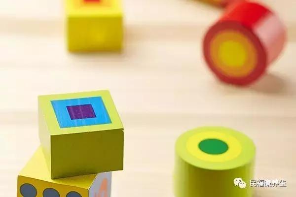 小孩胳膊脱臼怎样复位,小孩胳膊脱臼复位教程