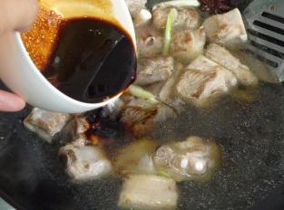 无锡特产美食酱排骨,无锡名菜排骨