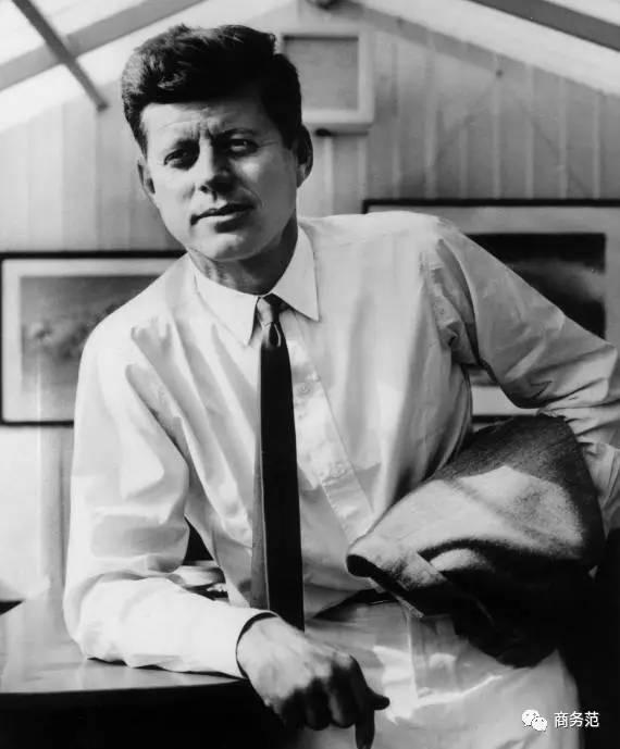 最适合30岁男人穿的品牌,30岁成功男人穿哪些品牌