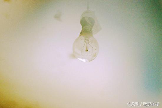 说说上一年情人节陪你身边的那个人现在还在吗？