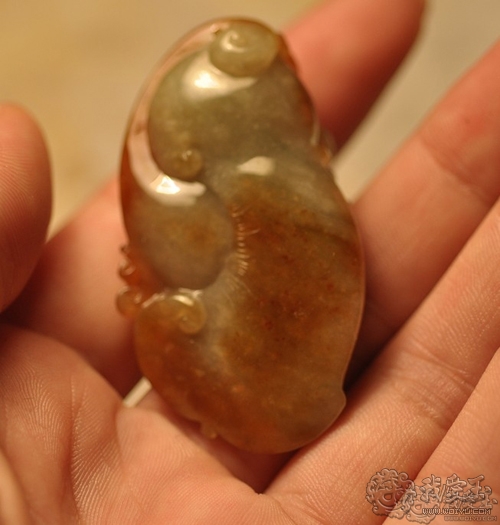 翡翠玉雕雕刻过程,用心去雕刻