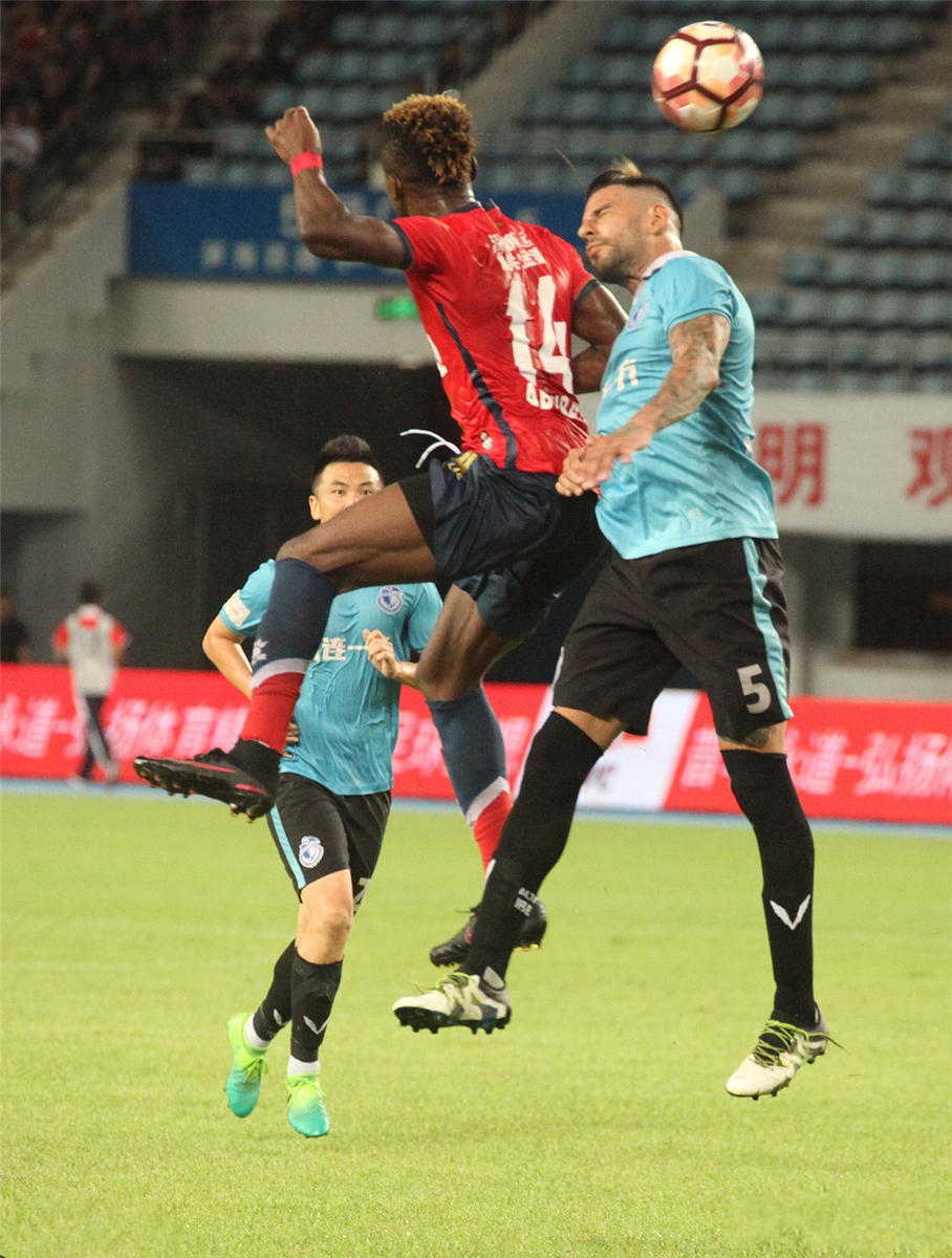 王万鹏绝杀视频,王万鹏吊射破门