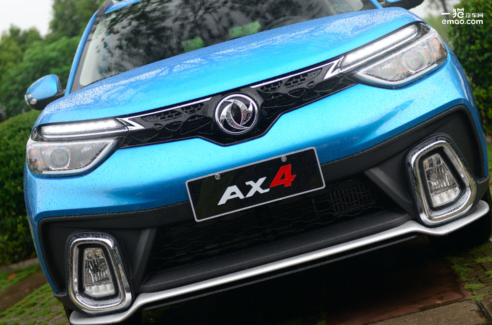 国产小型suv东风风神ax4,5到7万suv东风风神ax4