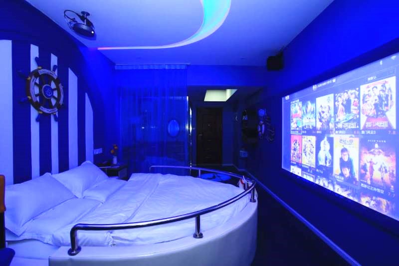 情趣主题酒店内原来是这样的,看得我脸都红了!