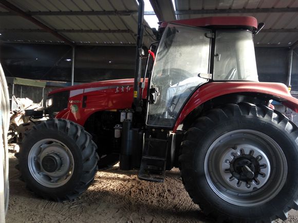 雷沃15年190马力拖拉机,1504拖拉机雷沃和东方红选哪个好