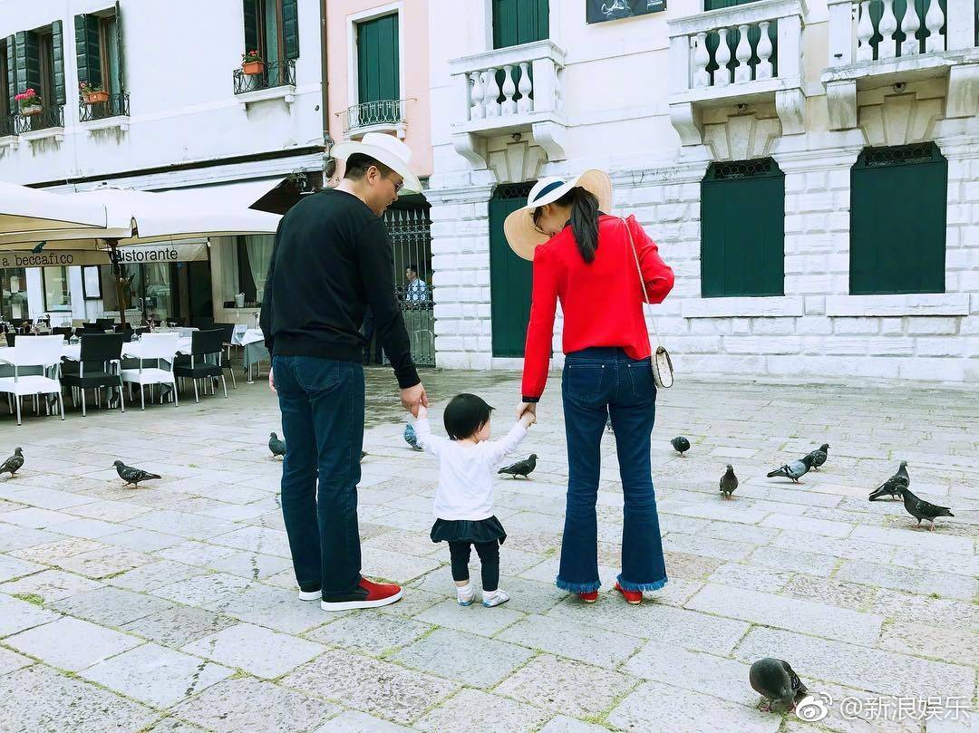 奶茶妹妹有多幸福,奶茶妹妹和好友合影