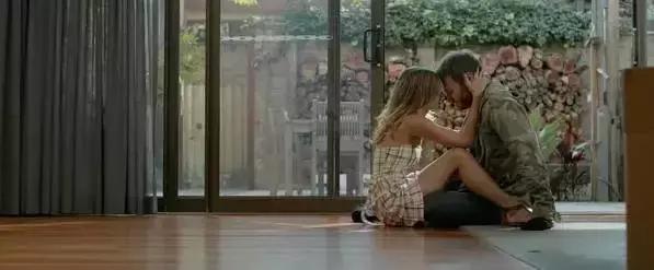 成年人的爱情有浪漫吗,成年人的爱情是怎么开始的