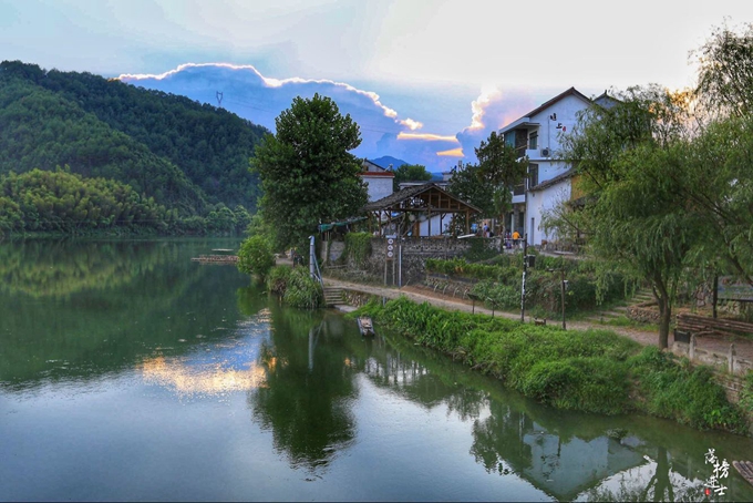 鍙ゅ牥鐢讳埂涔℃剚,鍙ゅ牥鐢讳埂鑹烘湳灏忛晣