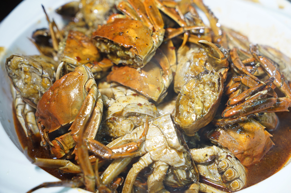 5年来它是棠下最火的宵夜店，16大盘虾蟹满汉全席震撼朋友圈