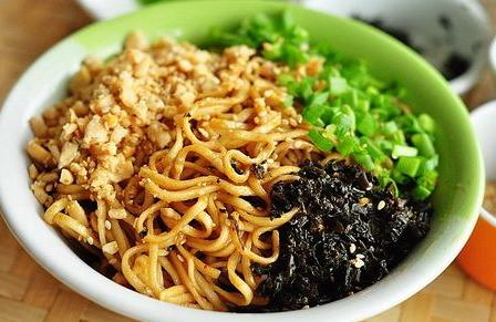 四川宜宾晚上吃的燃面,宜宾燃面大家喜欢吃吗