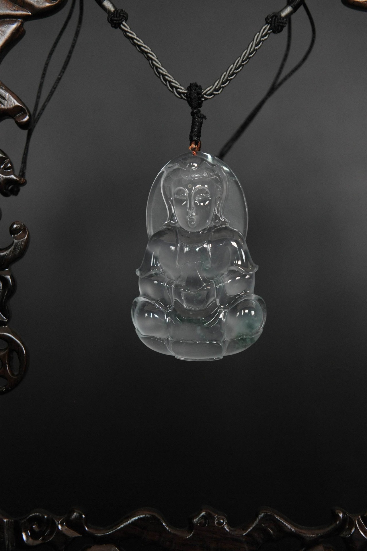 蓝宝石适合哪个星座,各种星座适合佩戴什么