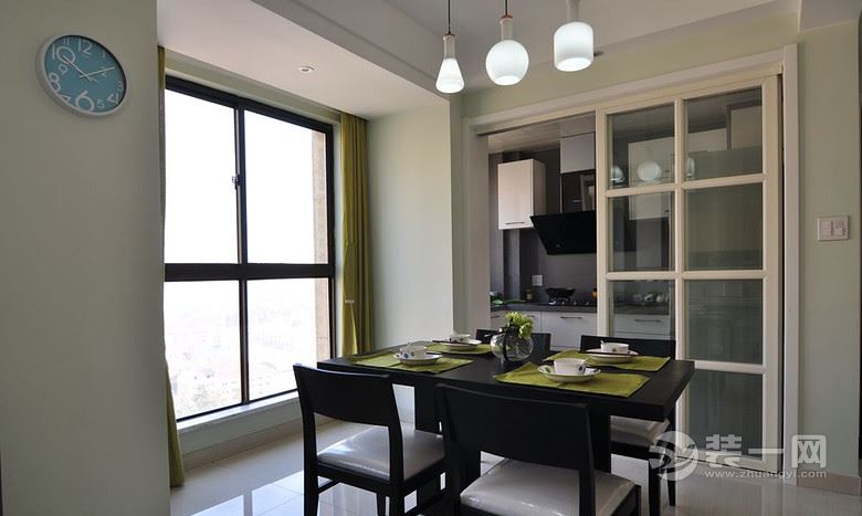 苏州红树湾89平实景，现代两室两厅全包8万，客厅飘窗好风景