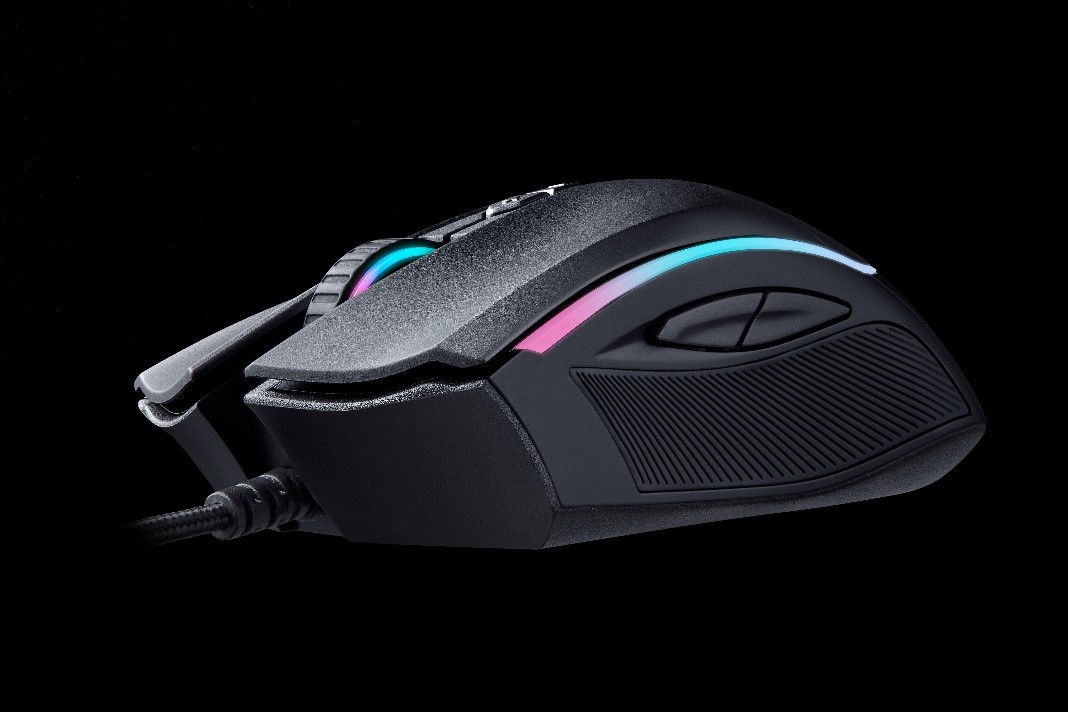 游戏鼠标fps设置,fps游戏用大鼠标还是小鼠标