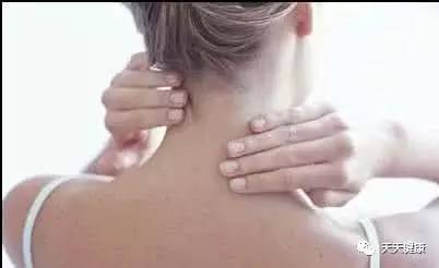 怎么姿势能预防颈椎病,预防颈椎病从纠正不良的姿势做起