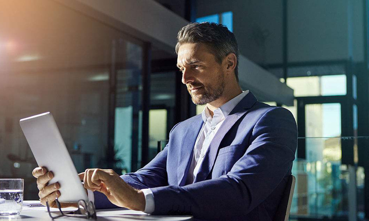 男生头发出油用什么洗发水,男生头发爱出油适合什么发型