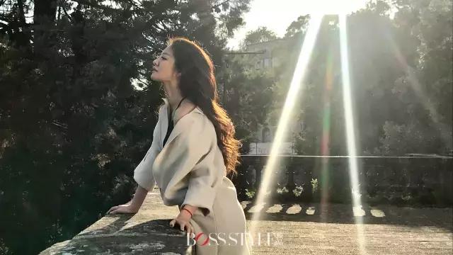 安以轩戚薇同台,安以轩为爱宣言