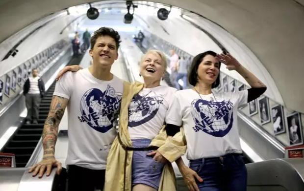 50岁娶鲜肉老公,74岁炮轰首相,每一天都作妖到闪闪发光!