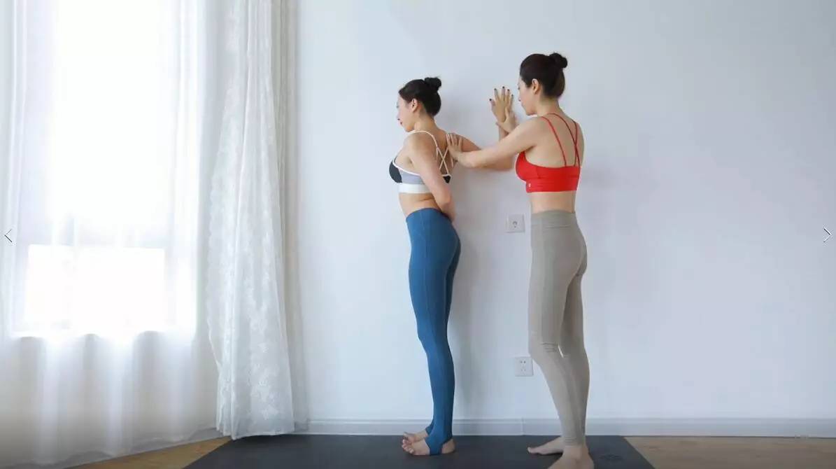 改善胸部下垂的床上动作,女性胸部下垂干瘪如何健身