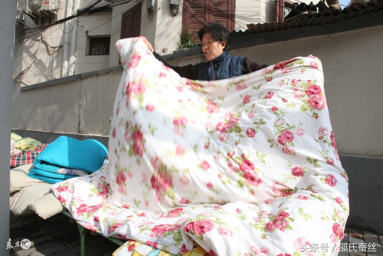 蚕丝被不小心部分湿水了怎么办,蚕丝被不小心弄脏了怎么办