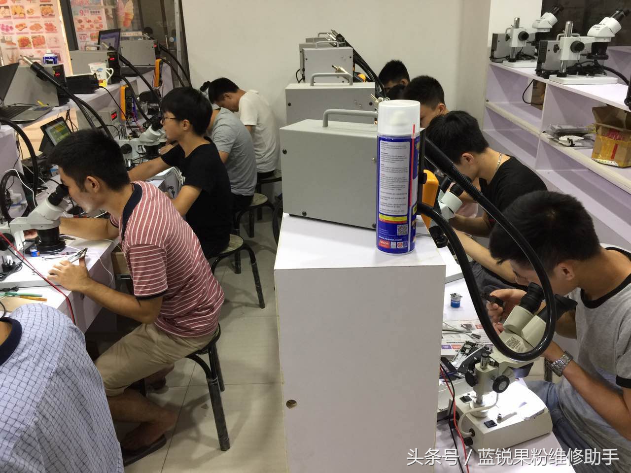 iphone手机蓝屏开不了机怎么办,iphone手机蓝屏